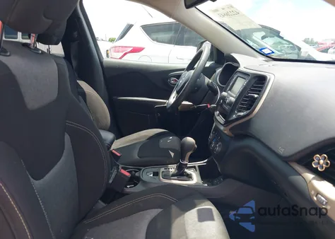 2018 Jeep Cherokee Latitude Fwd from USA, damaged, VIN 1C4PJLCX3JD551801